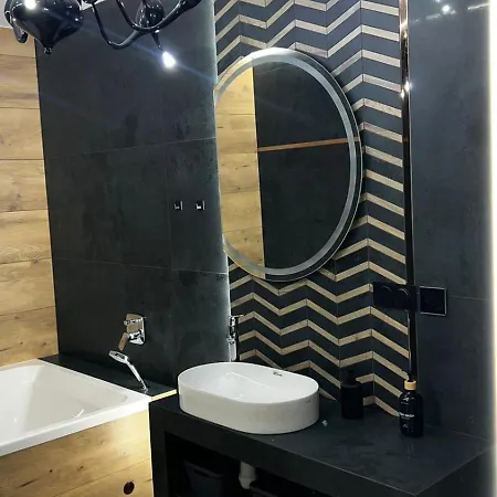Sadowa Ostoja Z Prywatnymi Jacuzzi Apartmán *