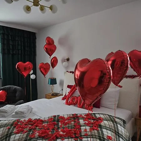 Sadowa Ostoja Z Prywatnymi Jacuzzi Apartmán *